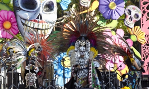 Telpochcalli Coyolxauhqui perform the Ceremonial Aztec Blesssing at Dios de Los Muertos, Day of the Dead, Hollywood Forever Cementary